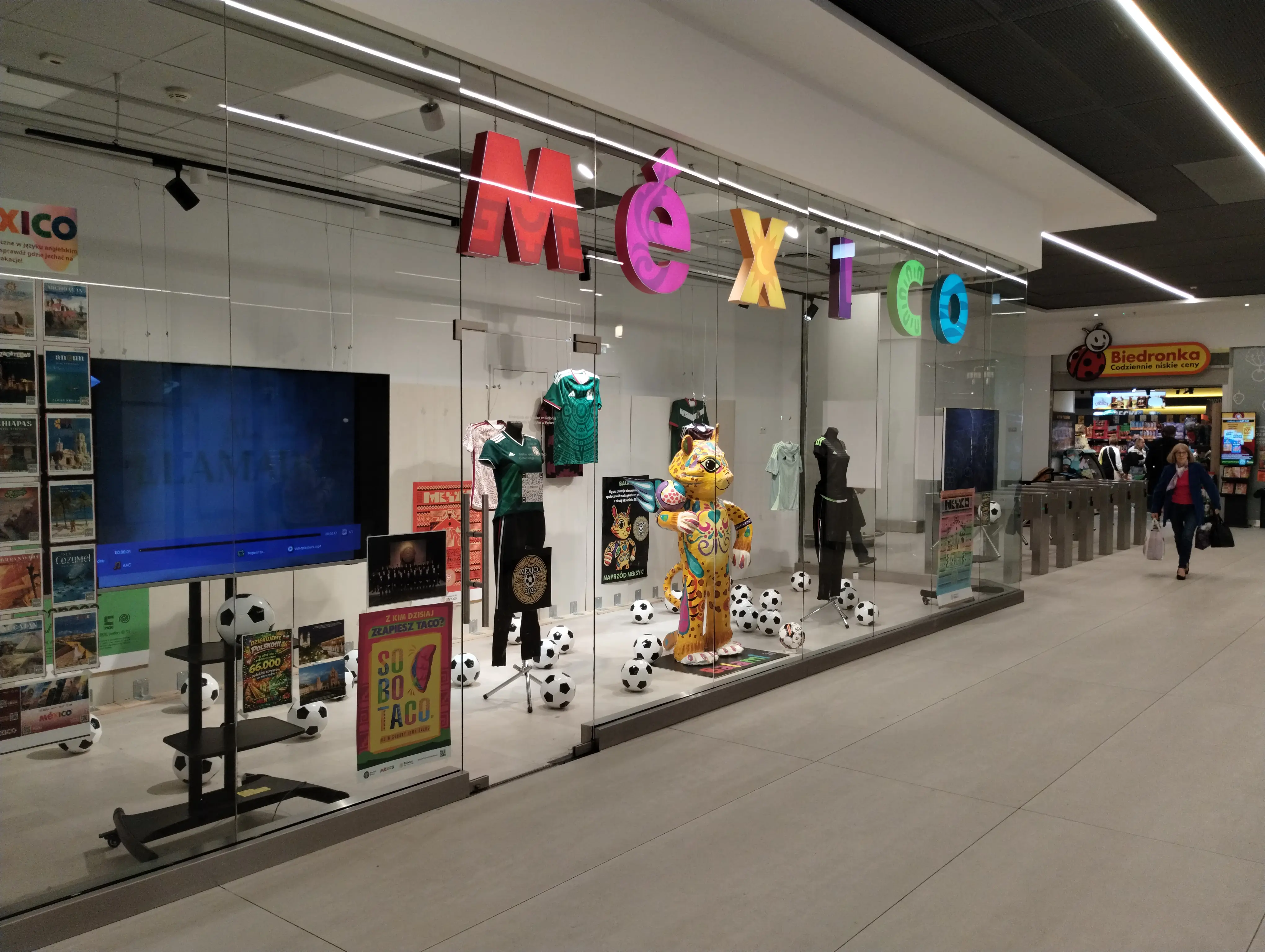 Photo of a display of football shirts of the national team of Mexico at the entrance of the Embassy of Mexico in Warsaw